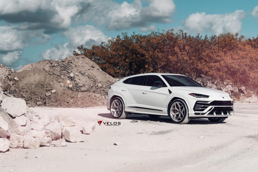  Lamborghini Urus Bianco Monocerus on Velos Wheels (VXS02) 2019 года  (фото 1 из 28)